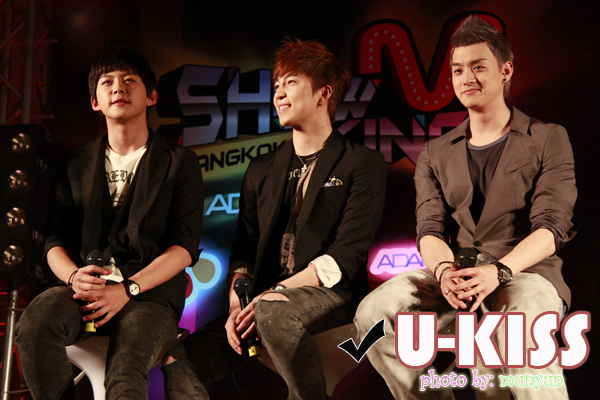 U-KISS in Thailand 05-04-10:Dongho,Soohyun,Eli