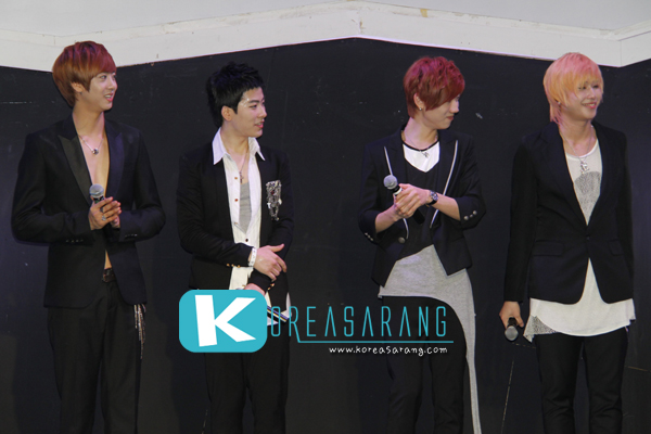 DNT in Thailand 17-12-09 : DNT Crazily Pretty with DAY fan live in Bangkok=>DNT