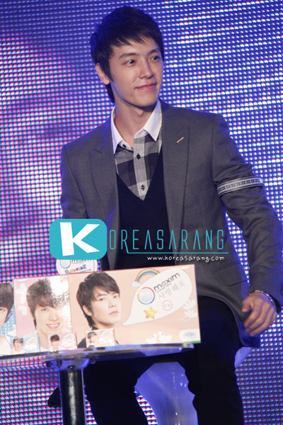 Maxim Contact Lens Surprise Celebration (Press Conference) 11-10-10:DongHae