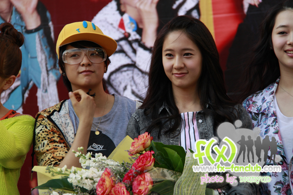 f(x) in Thailand 20-03-10:Amber,Krystal