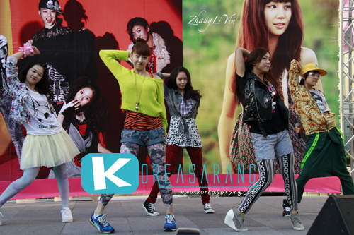 f(x) in Thailand 20-03-10:Victoria,Amber,Krystal,Sulli,Luna