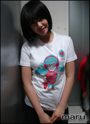 อยากได้เสื้อตัวนี้ค่ะ ซื้อแล้วแถมคนใส่มาด้วยนะคะ อรั๊ง~~~