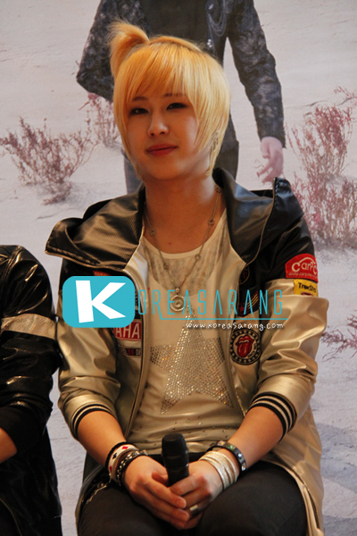 DNT in Thailand 17-12-09 : DNT Crazily Pretty with DAY fan live in Bangkok=>Joon Yong