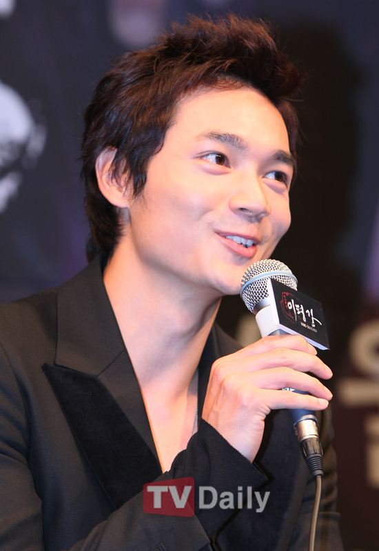 Taming of the Heir - Press Conference 2009/11/04, p.8