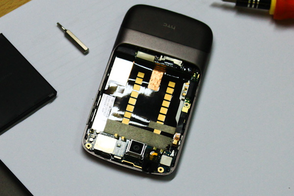 เปลือยถึงแค่นี้แหละ ไม่กล้าแกะต่อแล้ว T_T #เปลือยน้องเน็ก (หลังจากนี้ต้องออกแรงแงะเยอะ กลัวหัก)