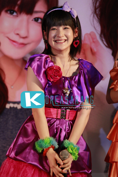Berryz Kobo in Thailand 25-03-10:Momoko