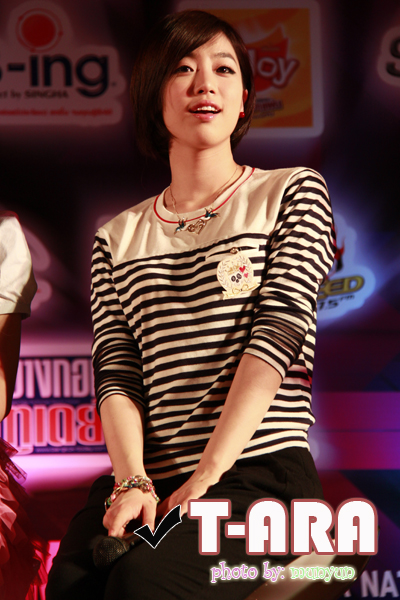 T-ARA in Thailand 05-04-10:Eunjeong