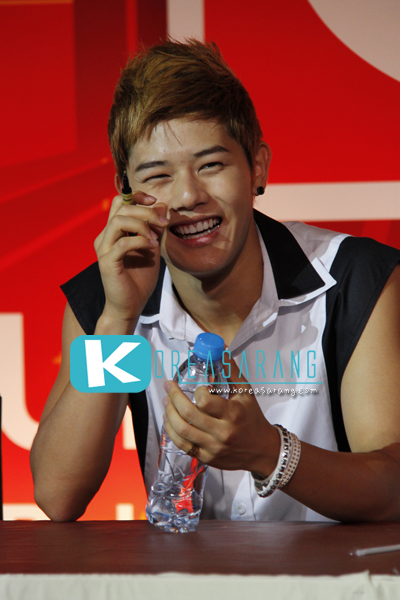 ZE:A in Thailand 29-07-10:Dongjoon