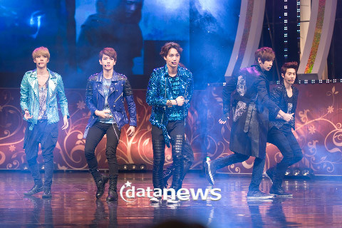 [Pic] 121128 EXO-K at The 19th Korean Entertainment Awards