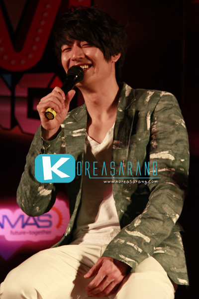 Son Ho Young in Thailand 05-04-10