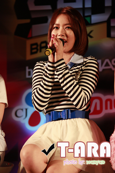 T-ARA in Thailand 05-04-10:Soyeon
