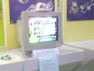 เกมที่ต้องออกท่าทางสั่งการด้วย Webcam (คล้ายๆ Wii แต่เล่นบน PC ที่มี Webcam)