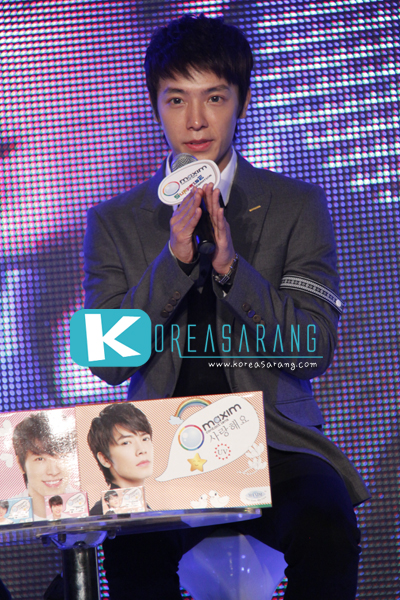Maxim Contact Lens Surprise Celebration (Press Conference) 11-10-10:DongHae