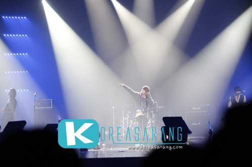 CNBLUE in Thailand 05-11-10