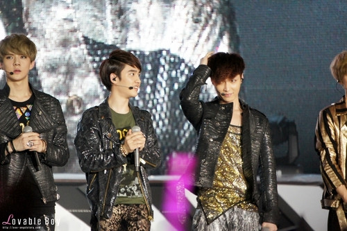 [Pic] 121125 Kris Chanyeol Sehun D.O Lay at SMTown in BKK [Lovable boy] 4P