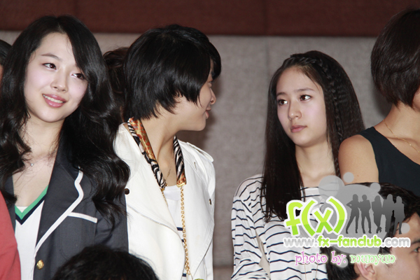f(x) in Thailand 19-03-10:Sulli,Amber,Krystal