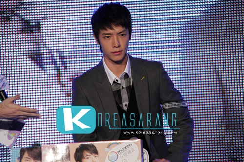Maxim Contact Lens Surprise Celebration (Press Conference) 11-10-10:DongHae