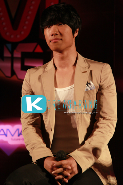 SG Wannabe in Thailand 05-04-10:Jinho
