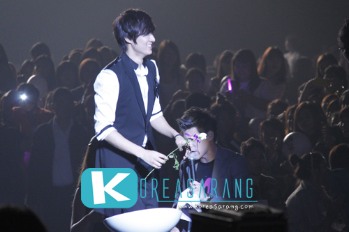 LEE MIN HO in Thailand 16-10-10