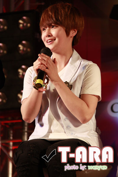 T-ARA in Thailand 05-04-10:Boram