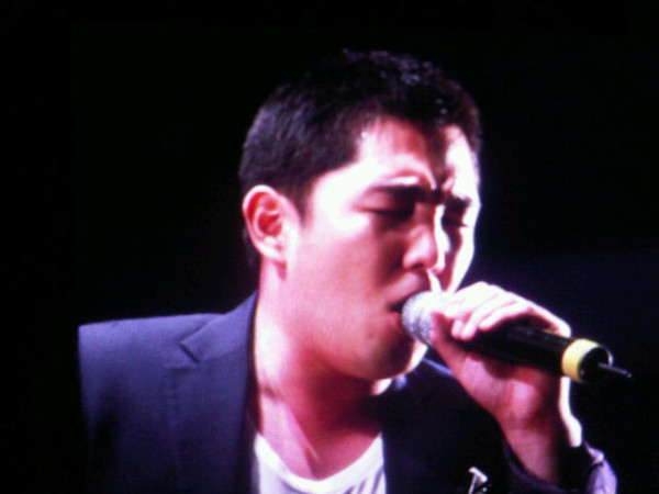 110526 Kangin on stage :)) 