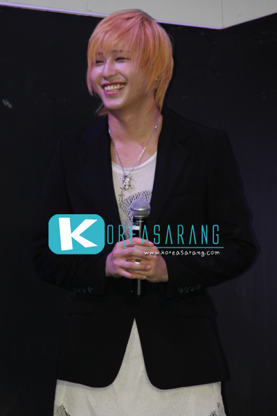 DNT in Thailand 19-12-09 : DNT Crazily Pretty with DAY fan live in Bangkok=>Joon Yong