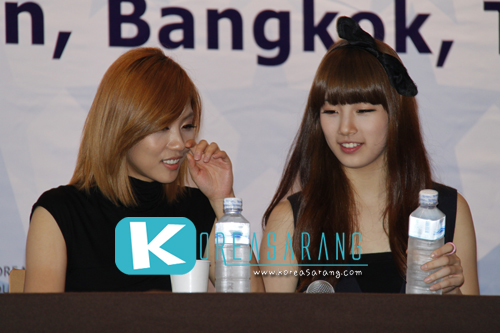 Miss A in Thailand (26-10-10):Fei,Suzy