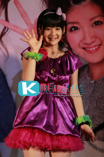 Berryz Kobo in Thailand 25-03-10:Momoko