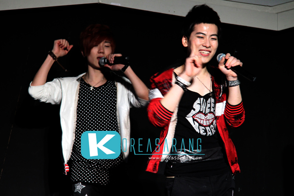 DNT in Thailand 17-12-09 : DNT Crazily Pretty with DAY fan live in Bangkok=>Tae Ku+Byung Kyu