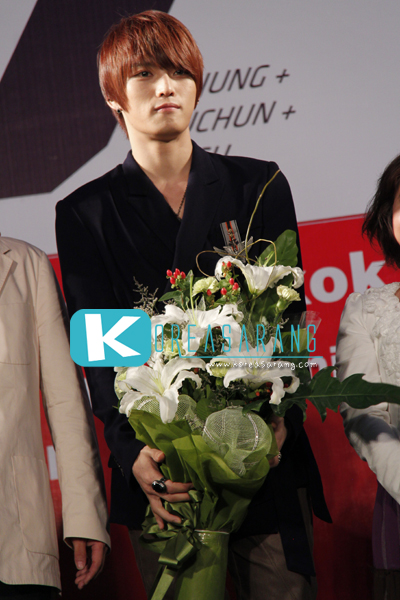 JYJ in Thailand 14-10-10:Jaejoong
