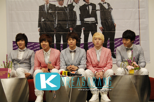 SHU-I in Thailand 16-07-10:Changhyun,Minho,In-seok,Hyungjun,Jinseok