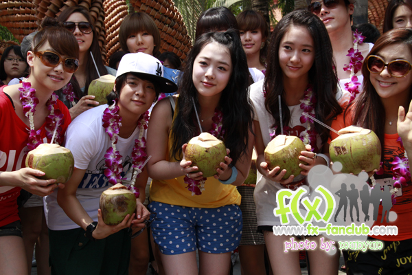 f(x) in Thailand 20-03-10:Victoria,Amber,Krystal,Sulli,Luna