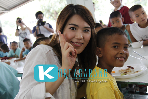 SEEYA in Thailand 12-09-10 (At Bannmahamek): Yeon Ji