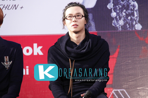 JYJ in Thailand 14-10-10:Yoochun