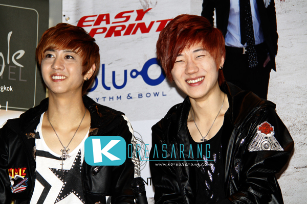 DNT in Thailand 17-12-09 : DNT Crazily Pretty with DAY fan live in Bangkok=>Dong Wook+Tae Ku