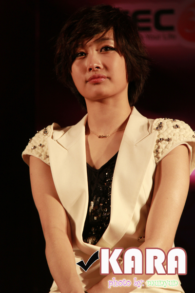 KARA in Thailand 05-04-10:Nicole