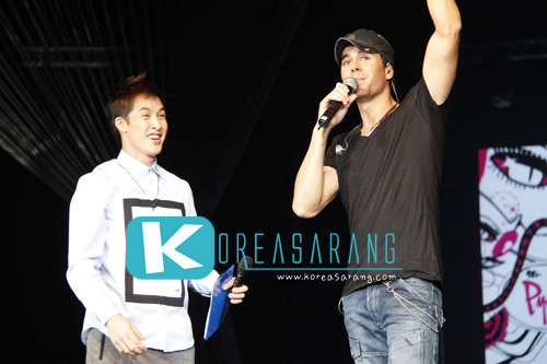 Enrique in Thailand 05-11-10