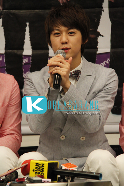 SHU-I in Thailand 16-07-10:In-seok