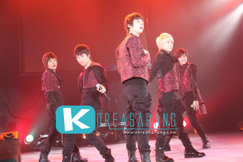 SHU-I in Thailand 18-07-10:Changhyun,Minho,In-seok,Hyungjun,Jinseok