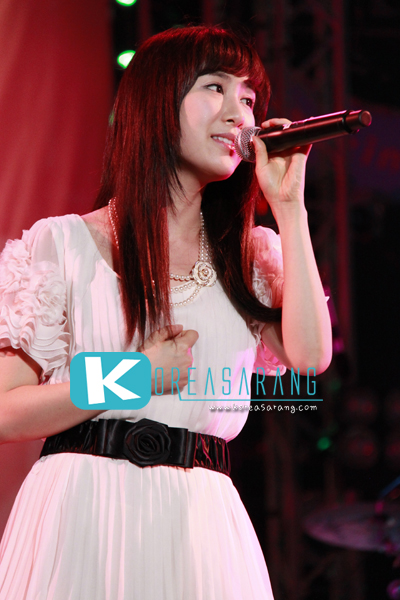 Zhang Li Yin in Thailand 19-03-10