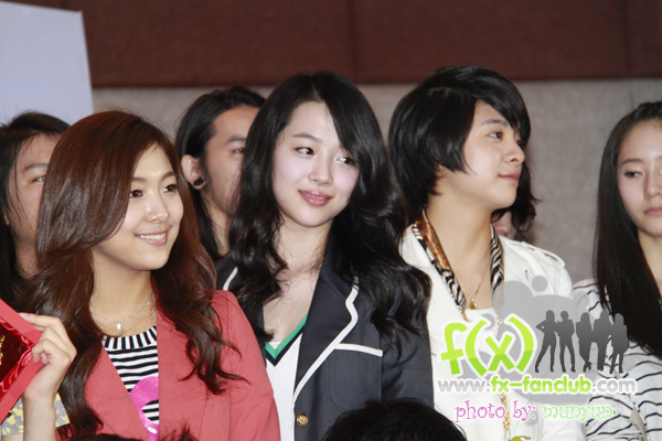 f(x) in Thailand 19-03-10:Luna,Sulli,Amber