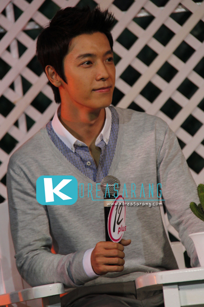 12 Plus Roll-on Press Conference 18-09-10:Donghae