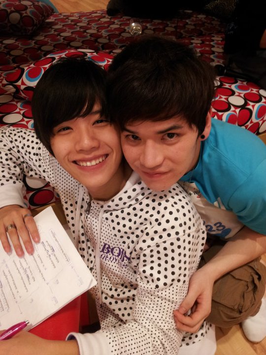 ถ้าแก้มจะแนบกันขนาดนี้   CR. ครูก๊อง