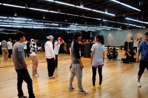 พระเจ้า ดูอิเทม มันแต่งตัว มาจากจาไมก้าเรอะ