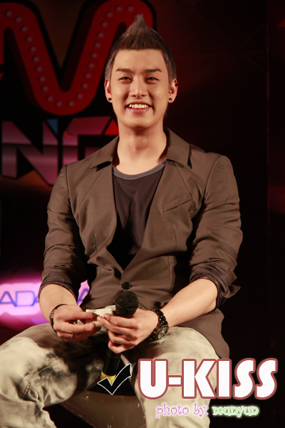 U-KISS in Thailand 05-04-10:Eli