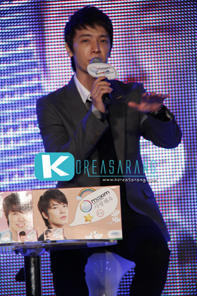 Maxim Contact Lens Surprise Celebration (Press Conference) 11-10-10:DongHae