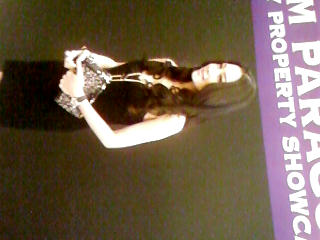 อีกรูปให้ล่ะกัน อั้มเปล่าวะ เห็นเขาว่ากัน วันนี้ลืมพกกล้องมาเลยอดซูม