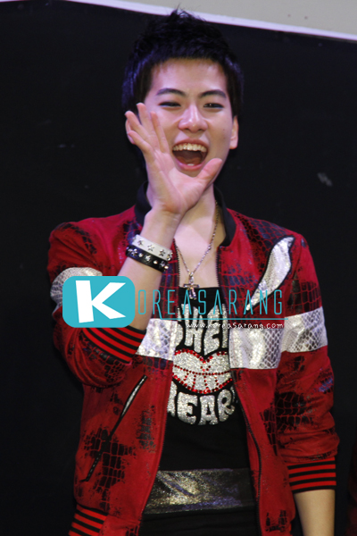 DNT in Thailand 19-12-09 : DNT Crazily Pretty with DAY fan live in Bangkok=>Byung Kyu