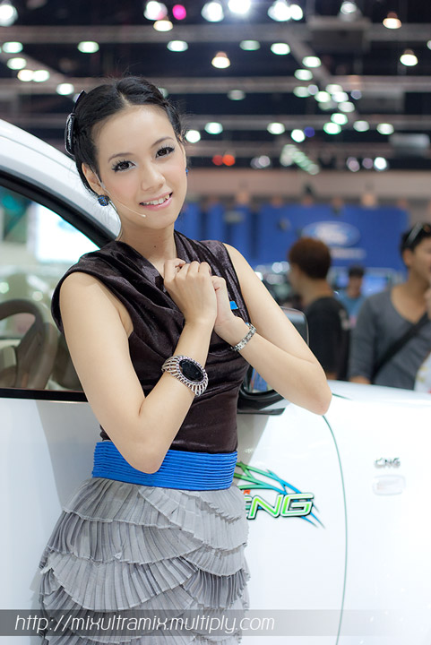 คนนี้ชื่ออะไรเอ่ย? ใครรู้บ้างครับ?