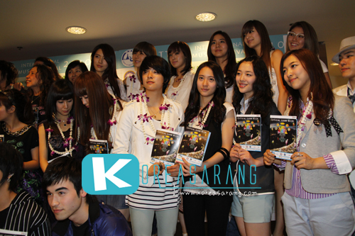 f(x) in Thailand 18-03-10:Victoria,Amber,Krystal,Sulli,Luna